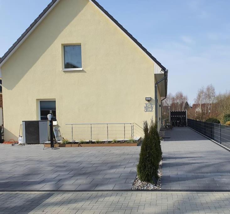 Kiel-Russee Familienwohnung, Lademoeglichkeit, Co2 Frei Kültér fotó